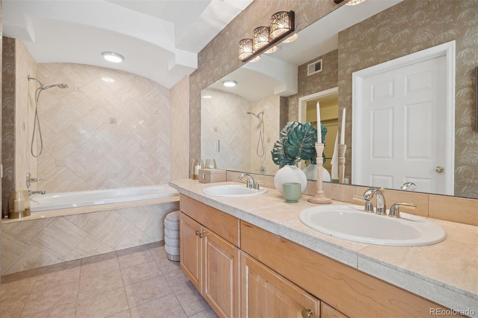 MLS Image #16 for 1747 n washington street c306,denver, Colorado