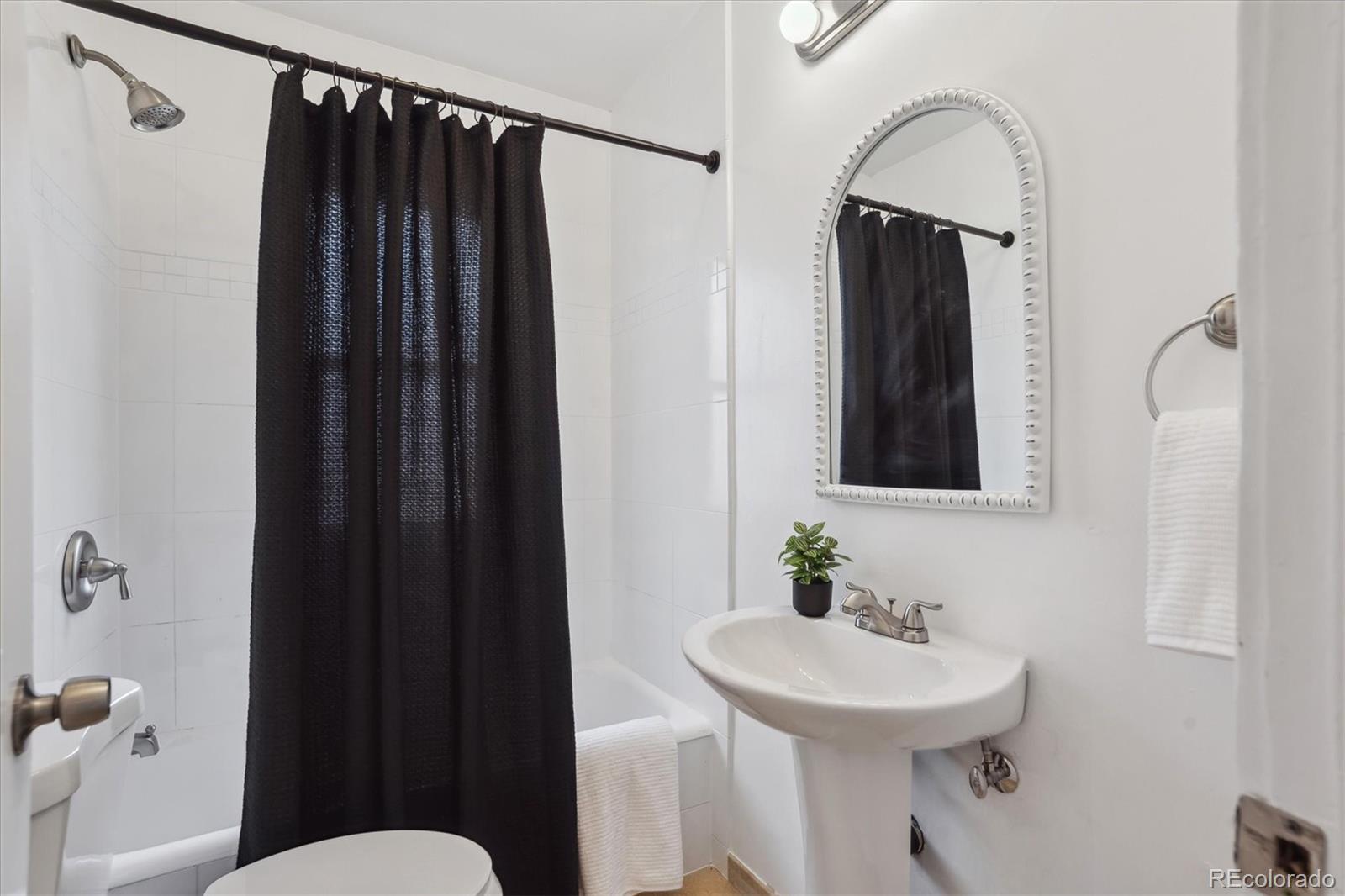 MLS Image #13 for 1736  grove street,denver, Colorado