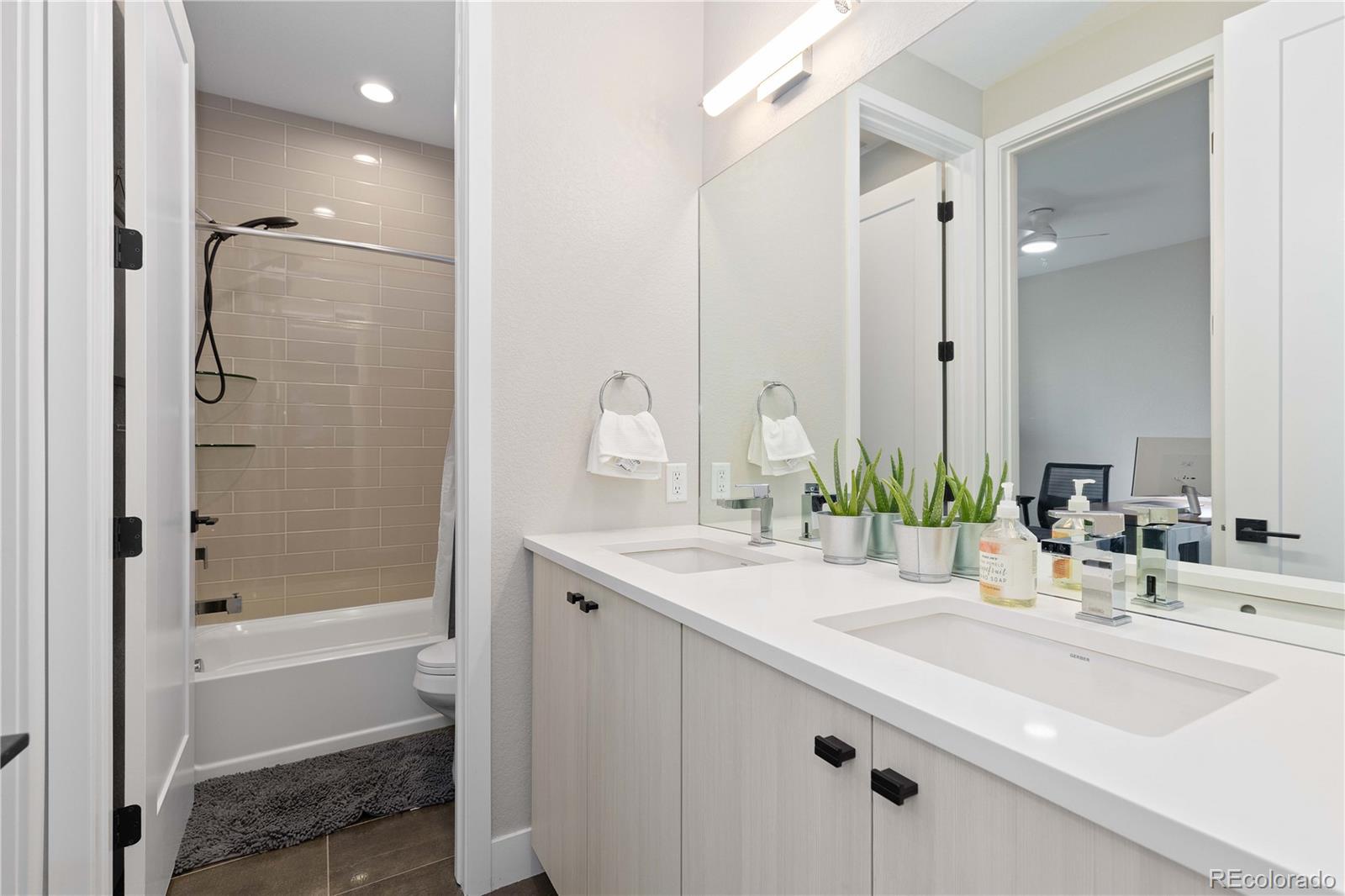 MLS Image #18 for 5026 s platte river parkway,littleton, Colorado
