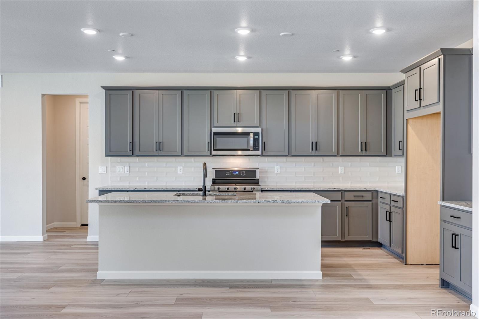 MLS Image #15 for 9973  worchester street,commerce city, Colorado