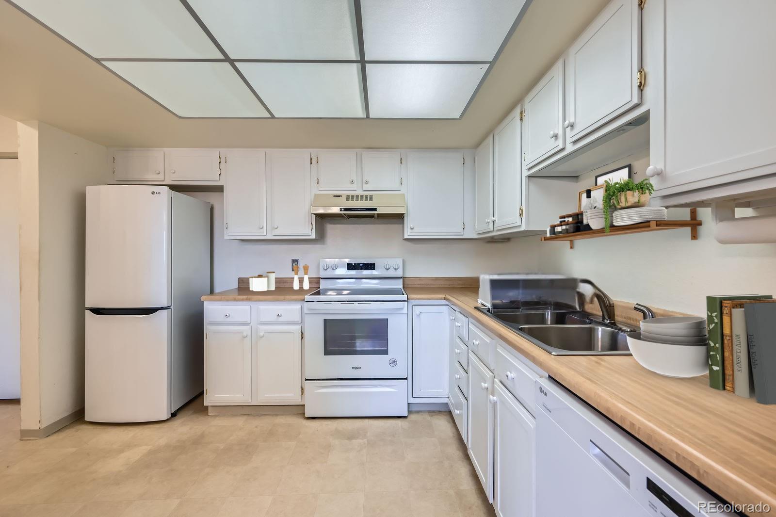 MLS Image #4 for 13902 e marina drive,aurora, Colorado