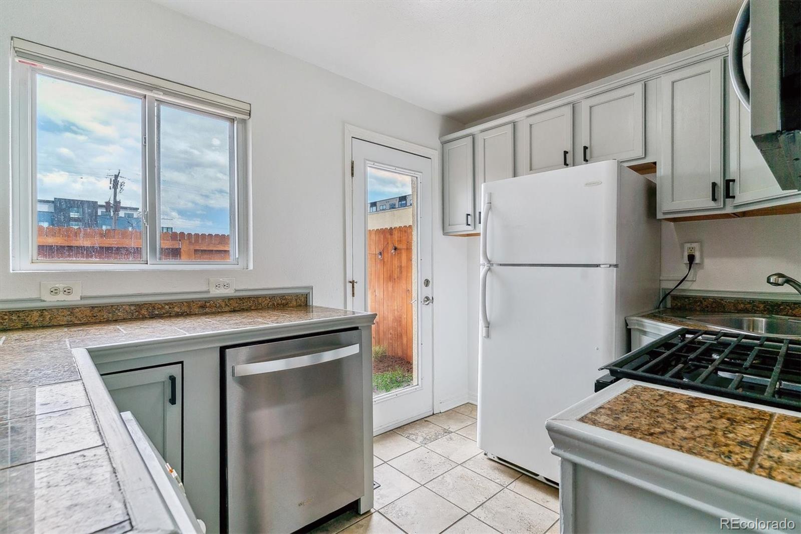 MLS Image #5 for 1804  grove street,denver, Colorado