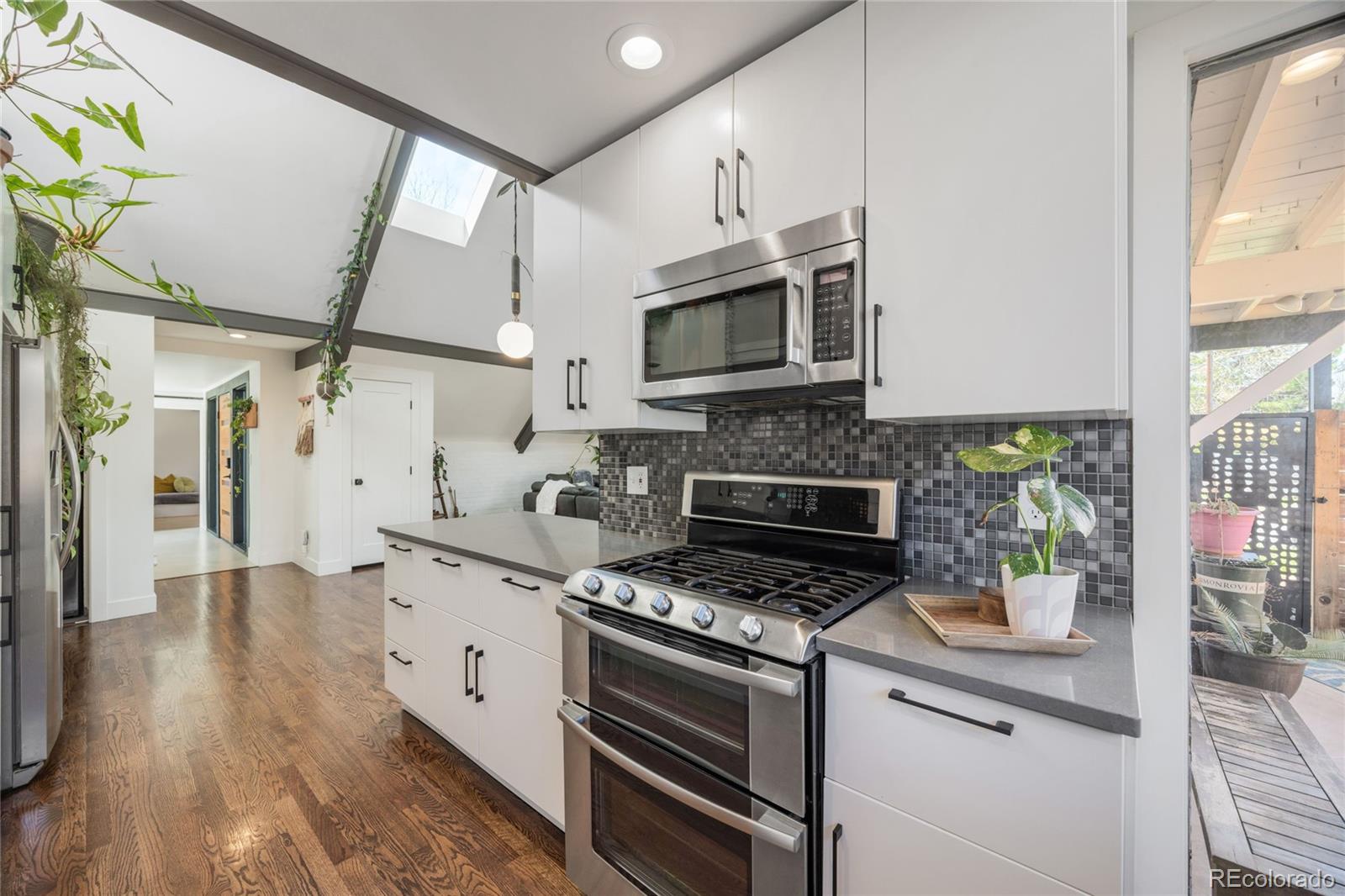 MLS Image #15 for 1380 s dahlia street,denver, Colorado