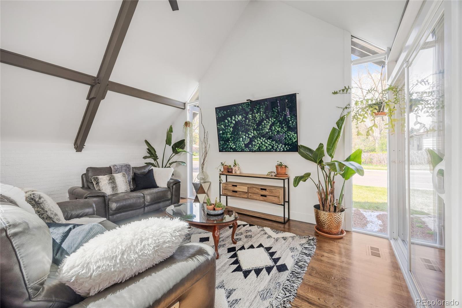 MLS Image #5 for 1380 s dahlia street,denver, Colorado