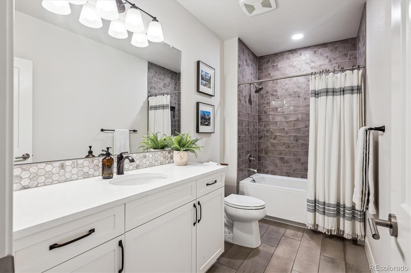 MLS Image #23 for 6586 s lewis court,littleton, Colorado