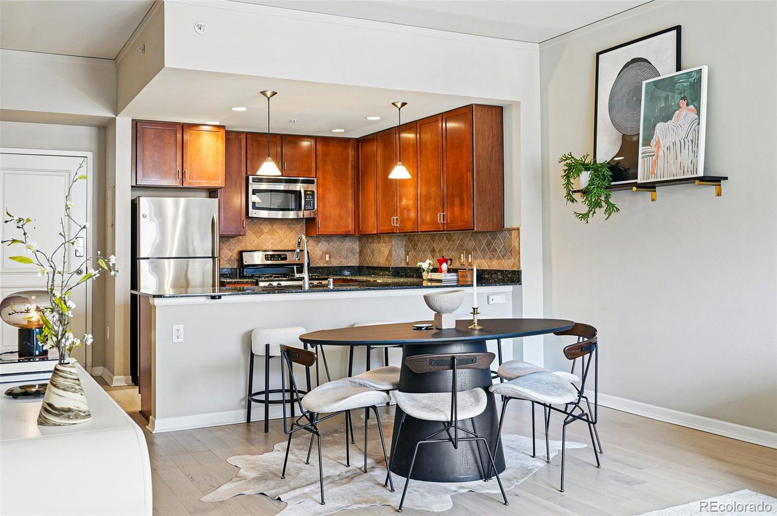 MLS Image #11 for 1975 n grant street,denver, Colorado