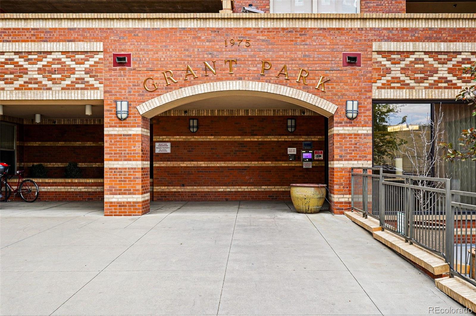 MLS Image #42 for 1975 n grant street,denver, Colorado