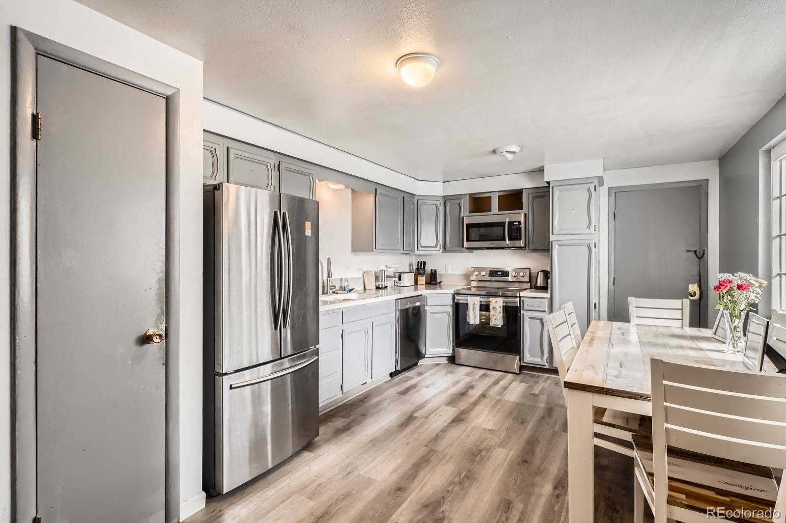 MLS Image #1 for 147  dawson place,longmont, Colorado