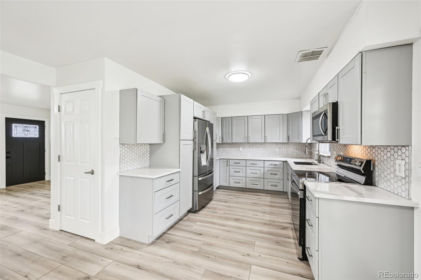 MLS Image #13 for 8307 e lehigh drive,denver, Colorado