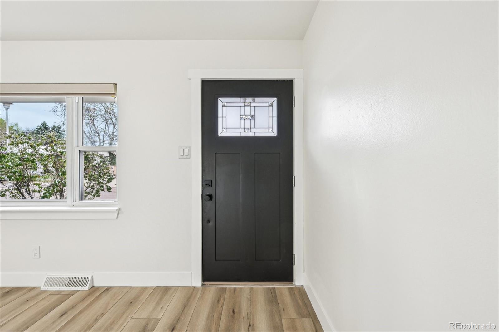 MLS Image #4 for 8307 e lehigh drive,denver, Colorado