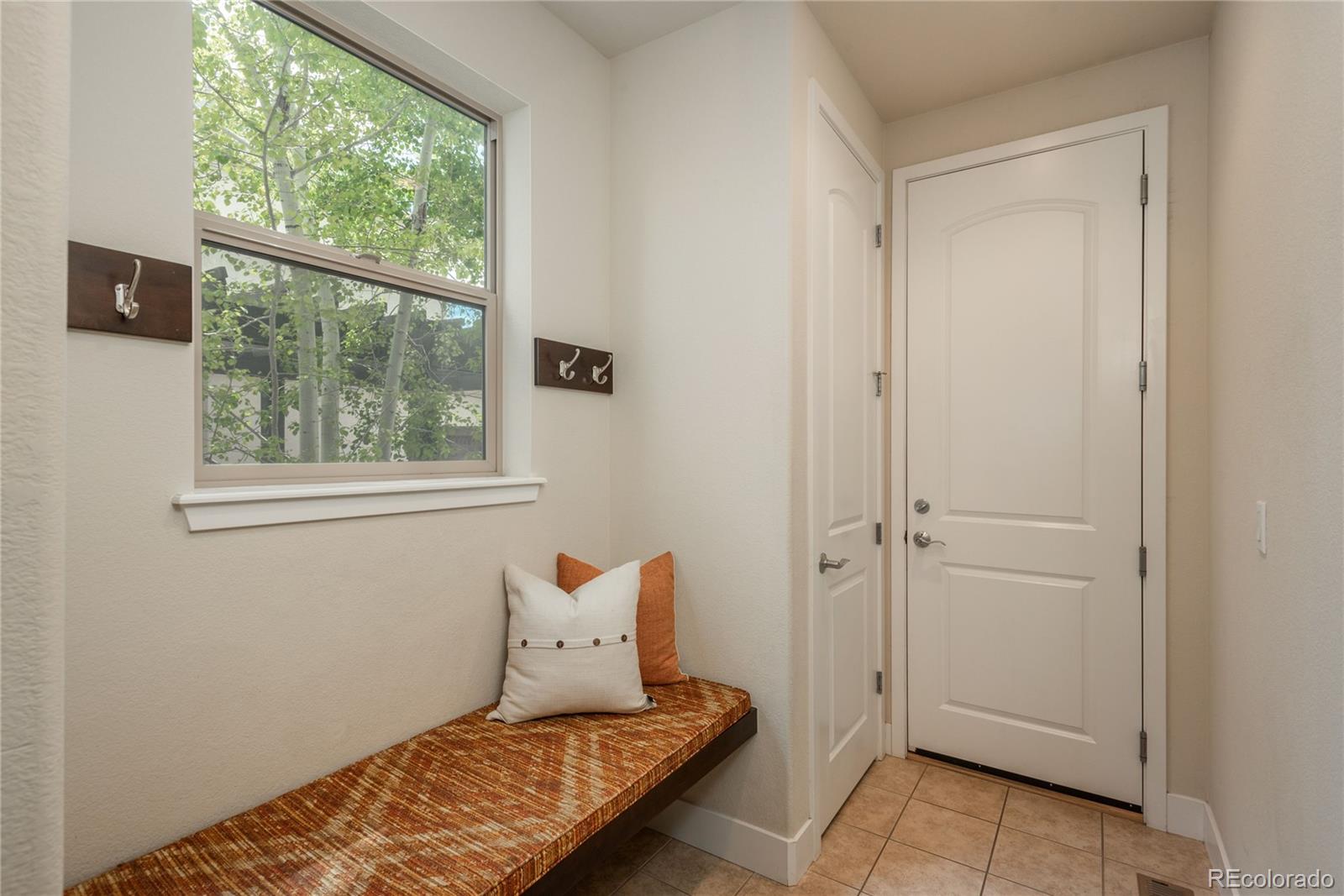 MLS Image #10 for 9266 e 35th avenue,denver, Colorado
