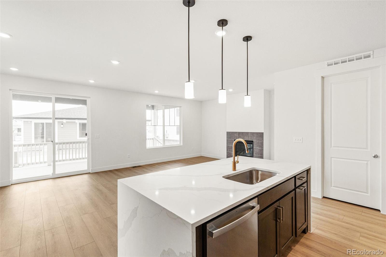 MLS Image #13 for 20665 e 57th drive,aurora, Colorado