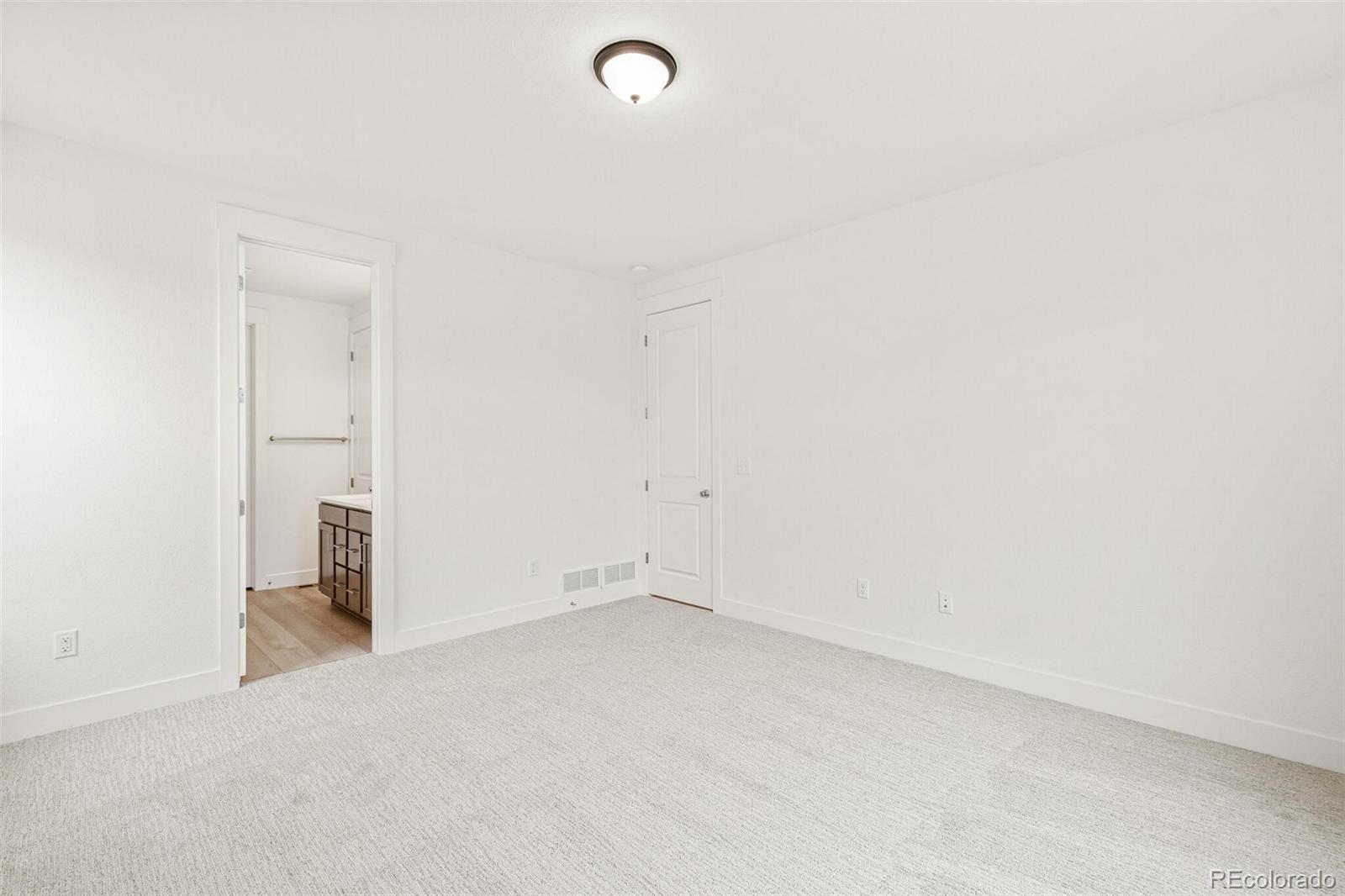 MLS Image #15 for 20665 e 57th drive,aurora, Colorado