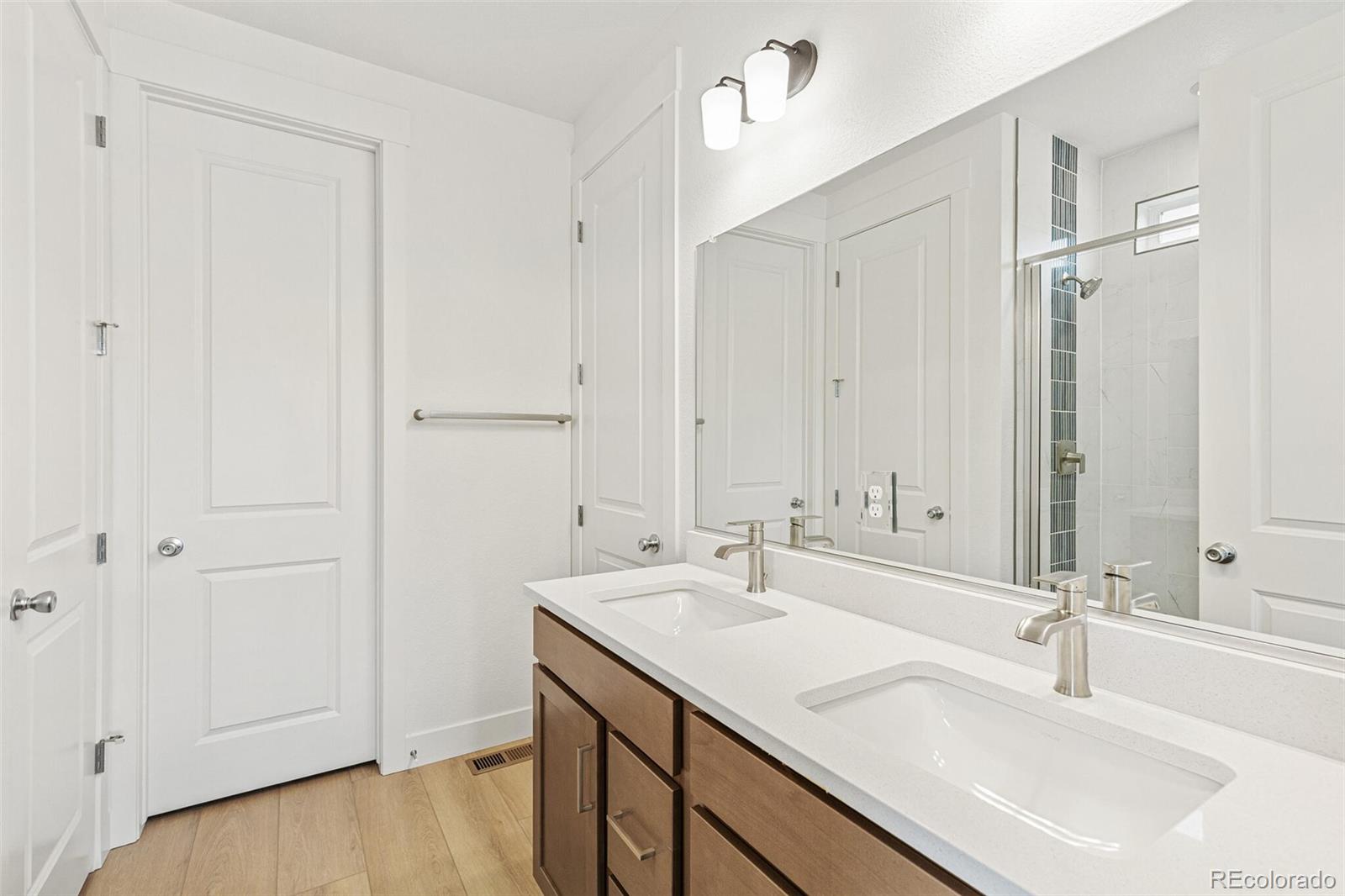 MLS Image #17 for 20665 e 57th drive,aurora, Colorado