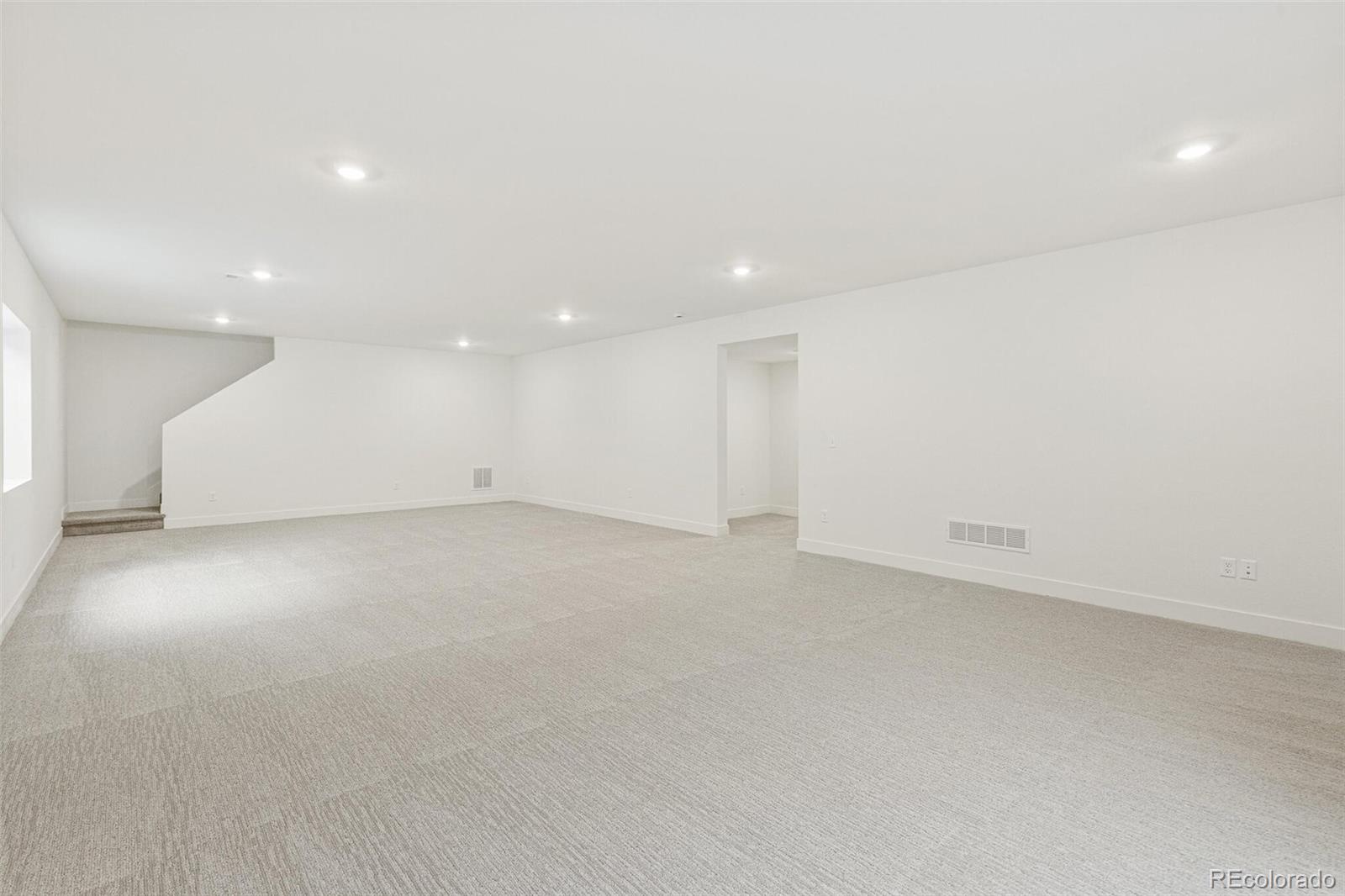MLS Image #26 for 20665 e 57th drive,aurora, Colorado