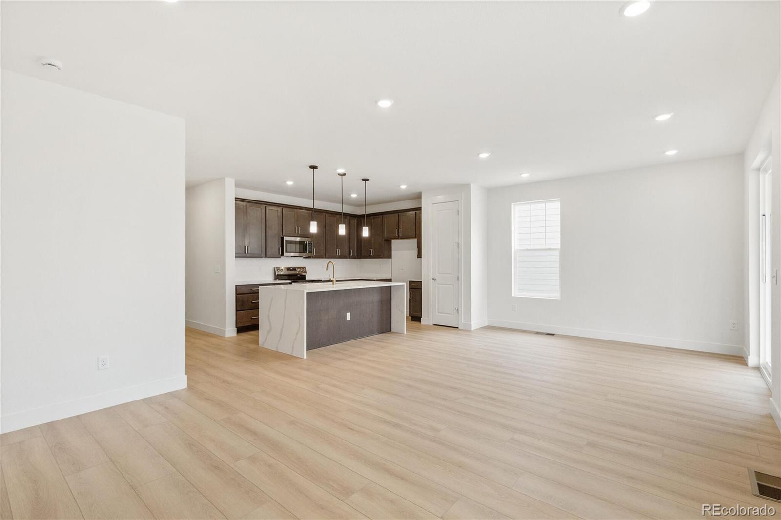 MLS Image #4 for 20665 e 57th drive,aurora, Colorado
