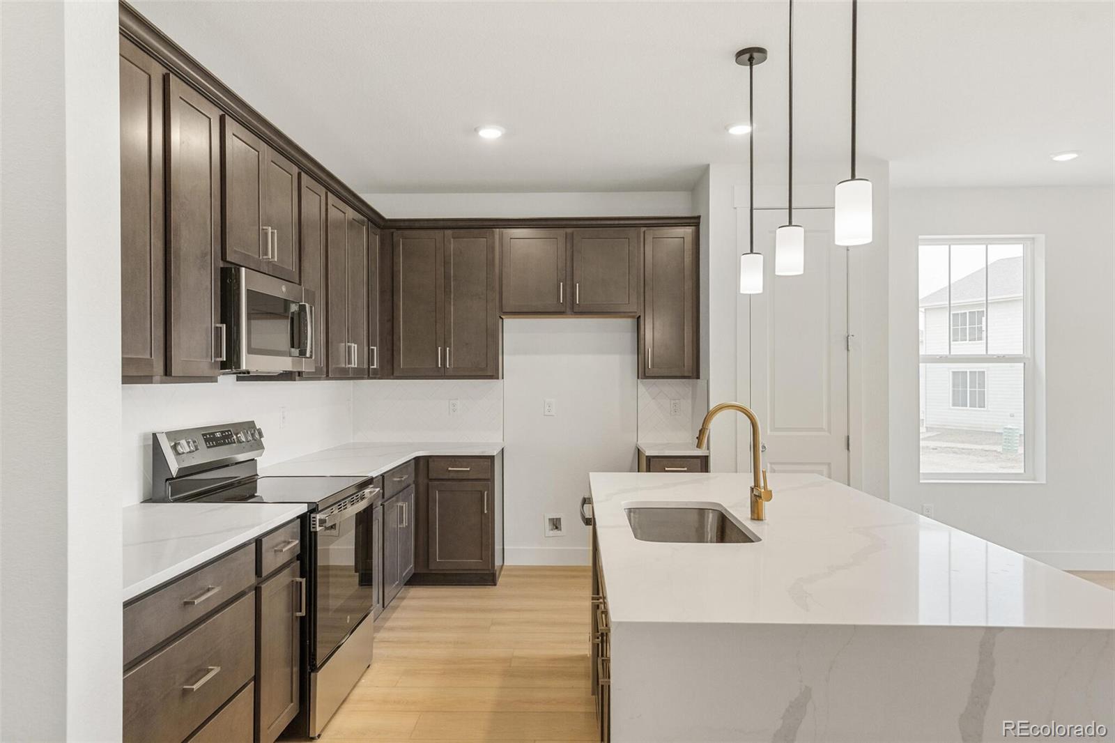 MLS Image #8 for 20665 e 57th drive,aurora, Colorado