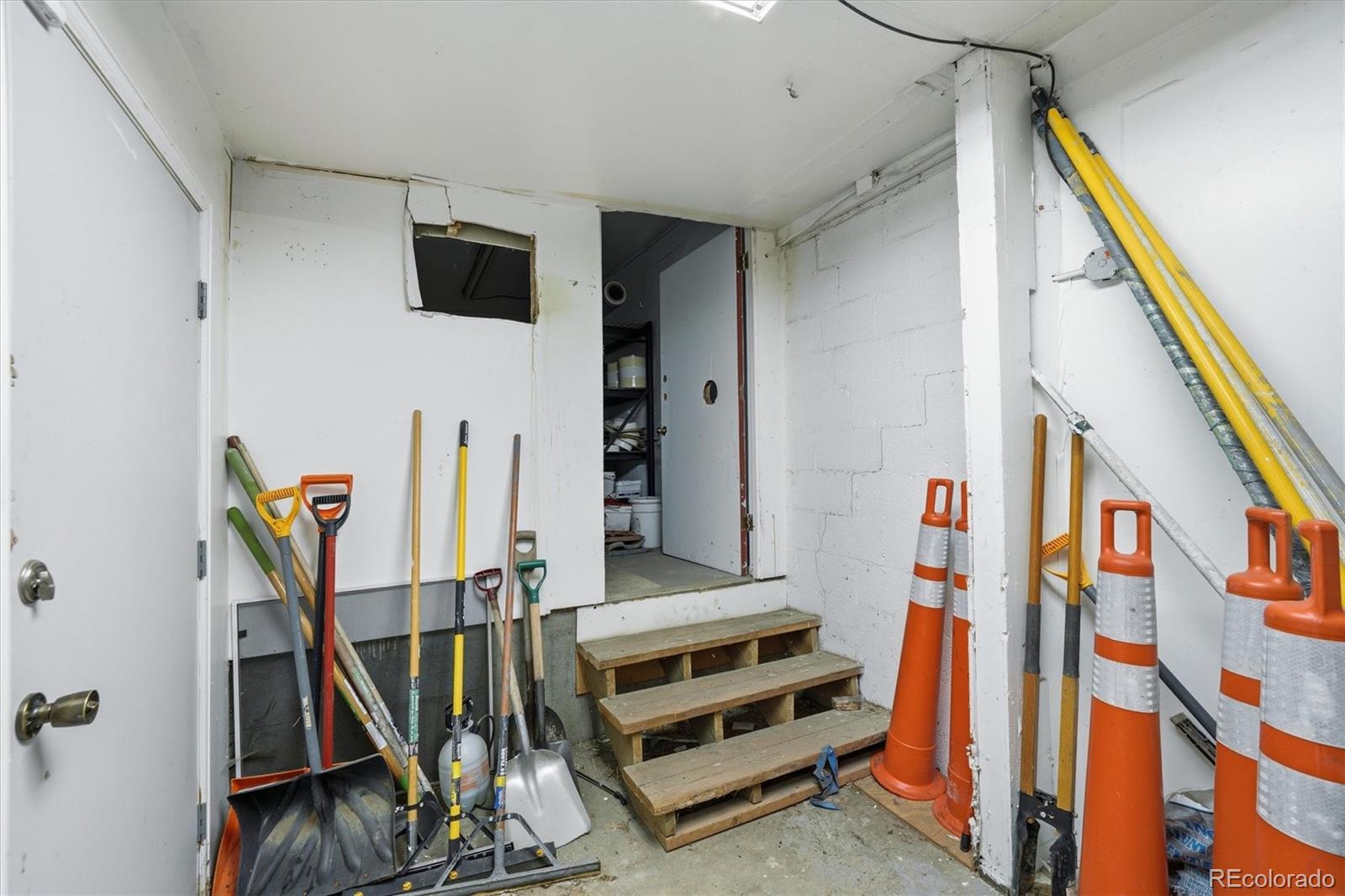 MLS Image #31 for 1050 s quitman street,denver, Colorado
