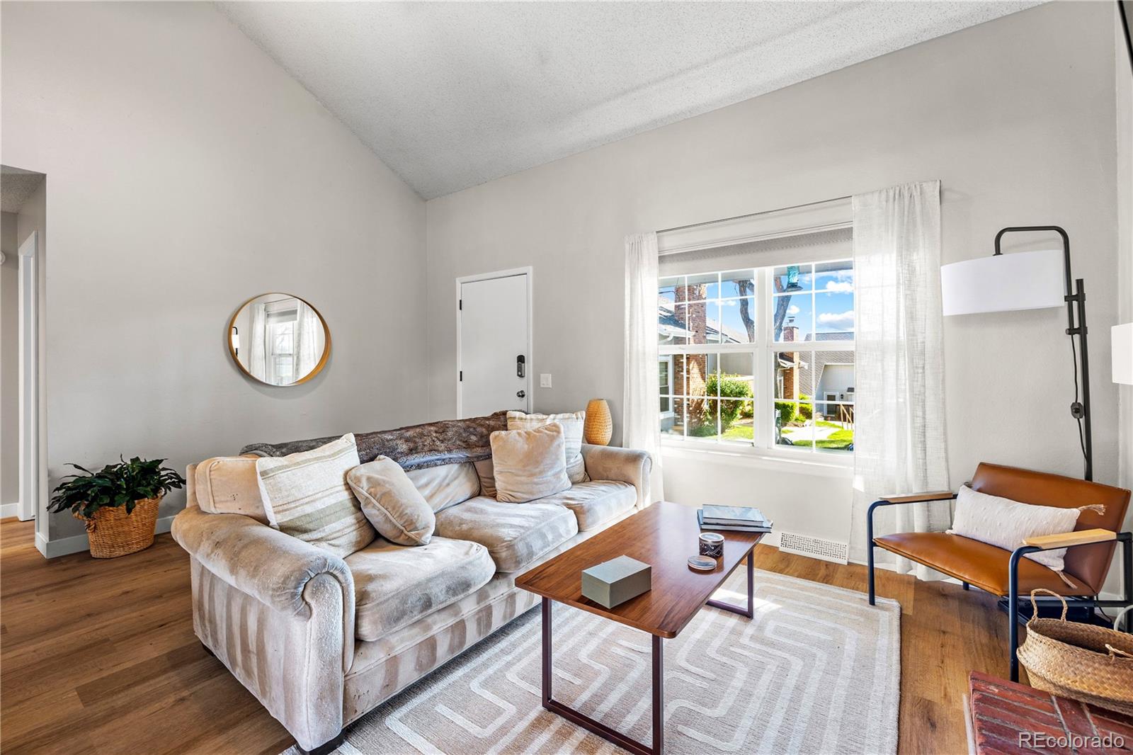 MLS Image #2 for 6960 s knolls way,centennial, Colorado