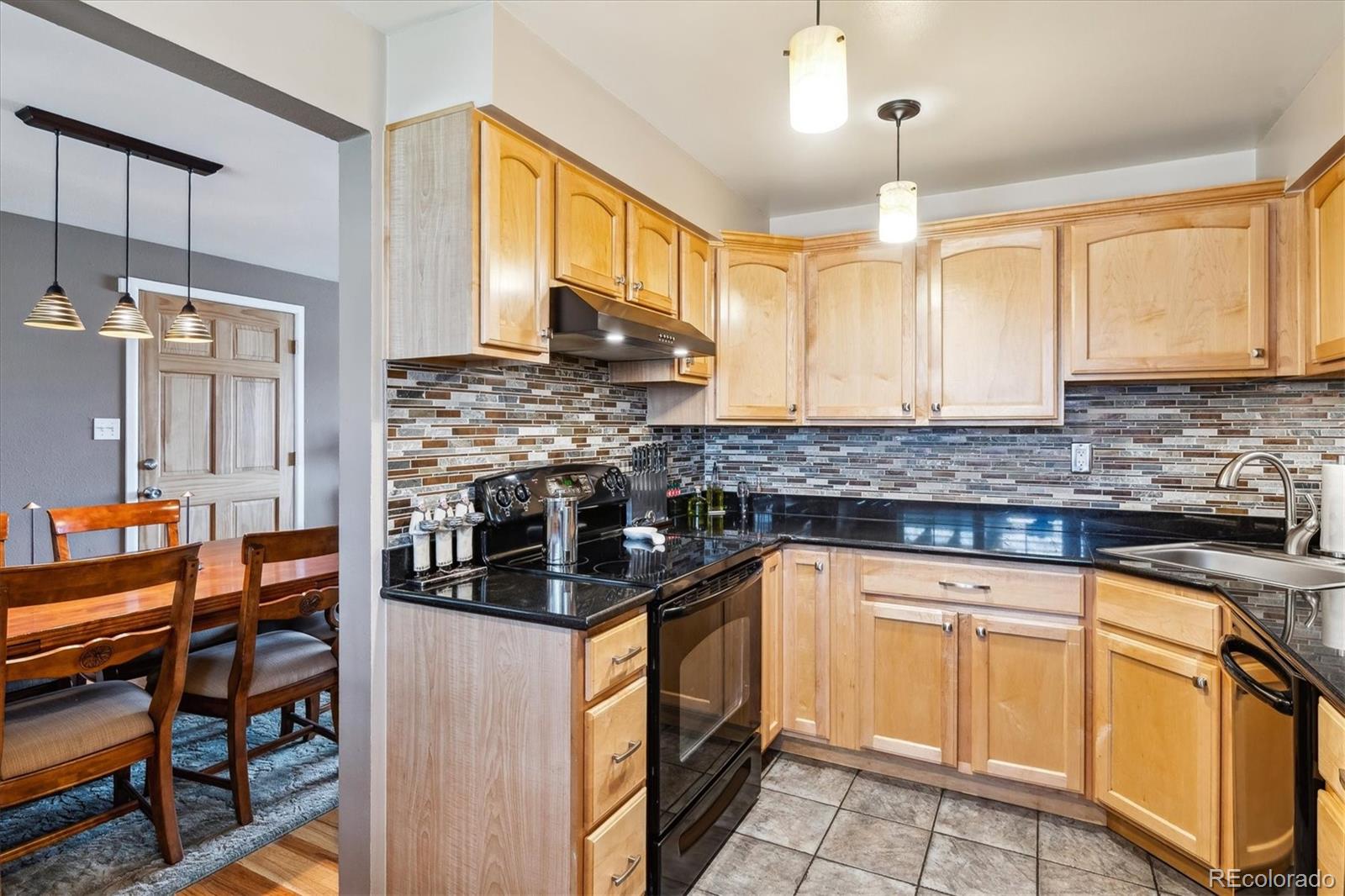 MLS Image #6 for 5416 s lakeview street,littleton, Colorado