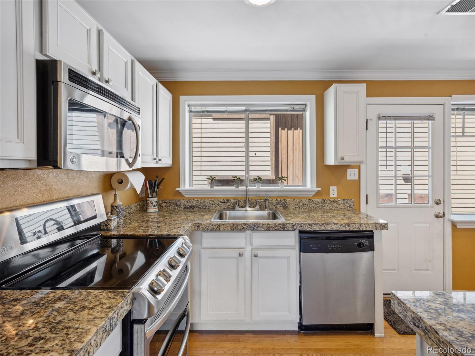 MLS Image #11 for 746  birch street,denver, Colorado