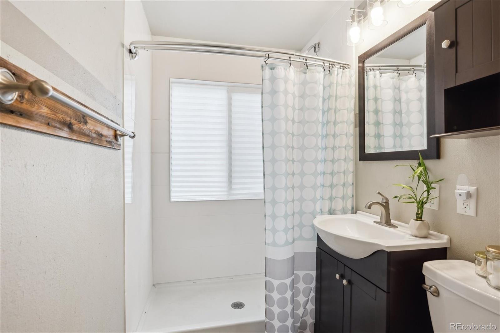 MLS Image #12 for 6055 e minnesota drive,denver, Colorado