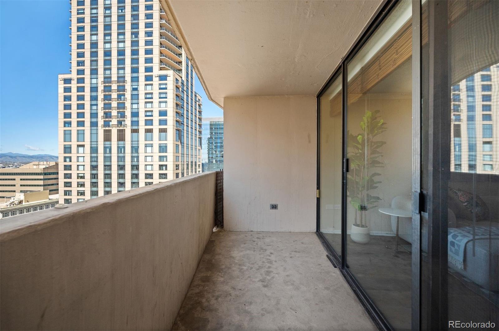 MLS Image #11 for 1020  15th street 20n,denver, Colorado