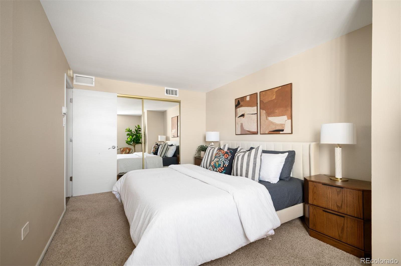 MLS Image #18 for 1020  15th street 20n,denver, Colorado