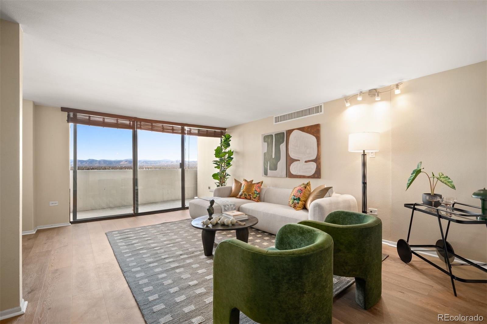 MLS Image #26 for 1020  15th street 20n,denver, Colorado