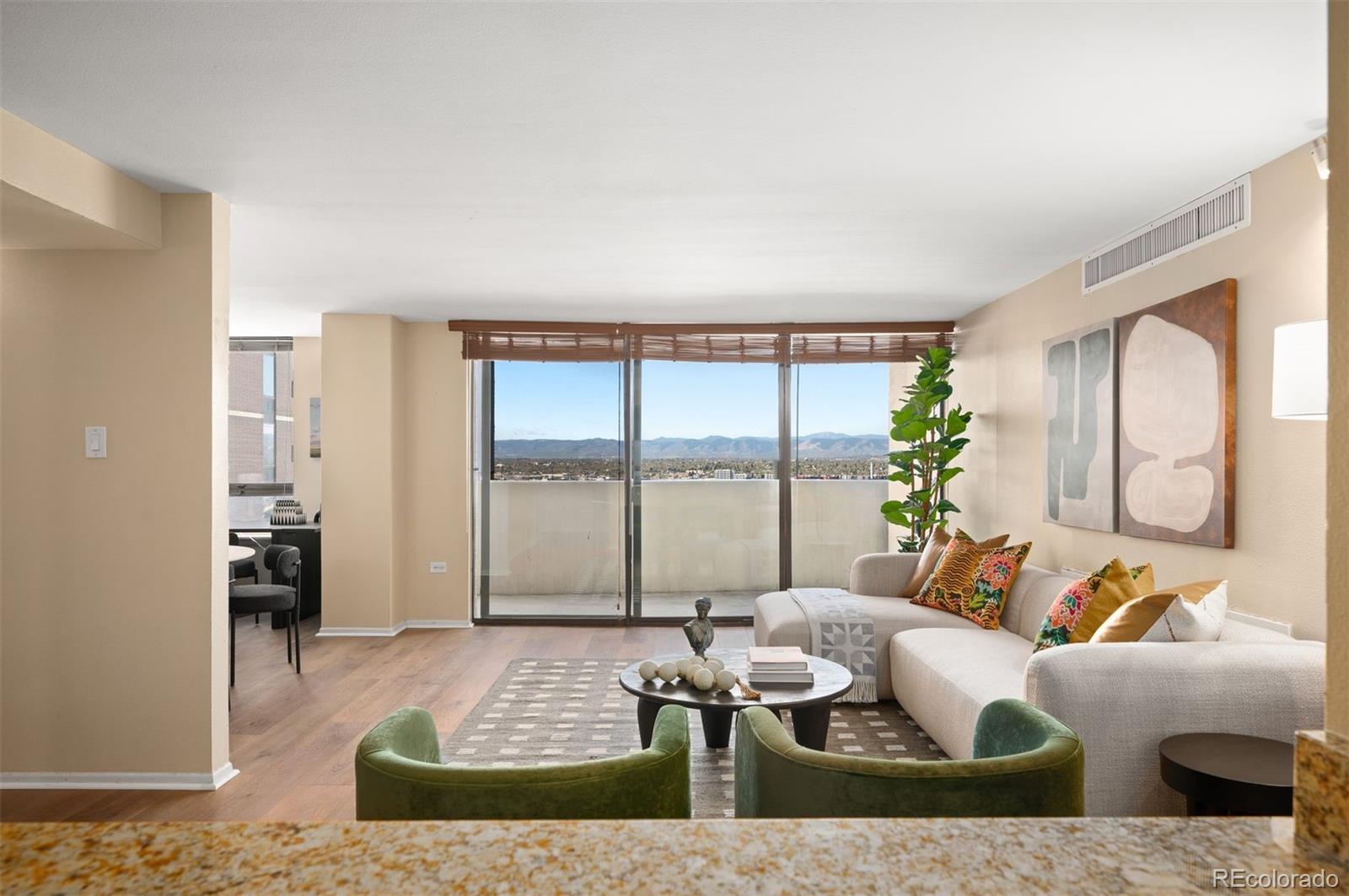 MLS Image #3 for 1020  15th street 20n,denver, Colorado