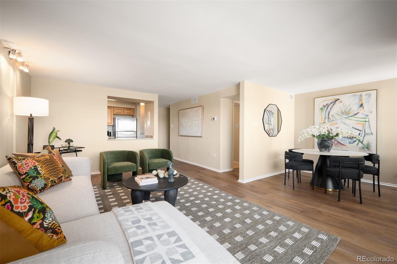 MLS Image #4 for 1020  15th street 20n,denver, Colorado