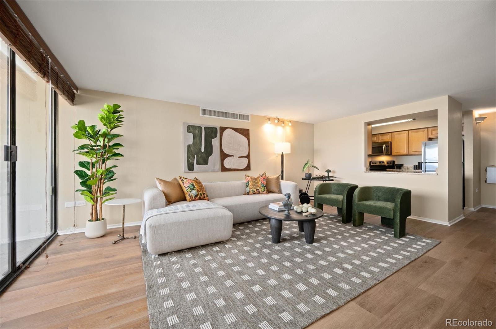 MLS Image #6 for 1020  15th street 20n,denver, Colorado