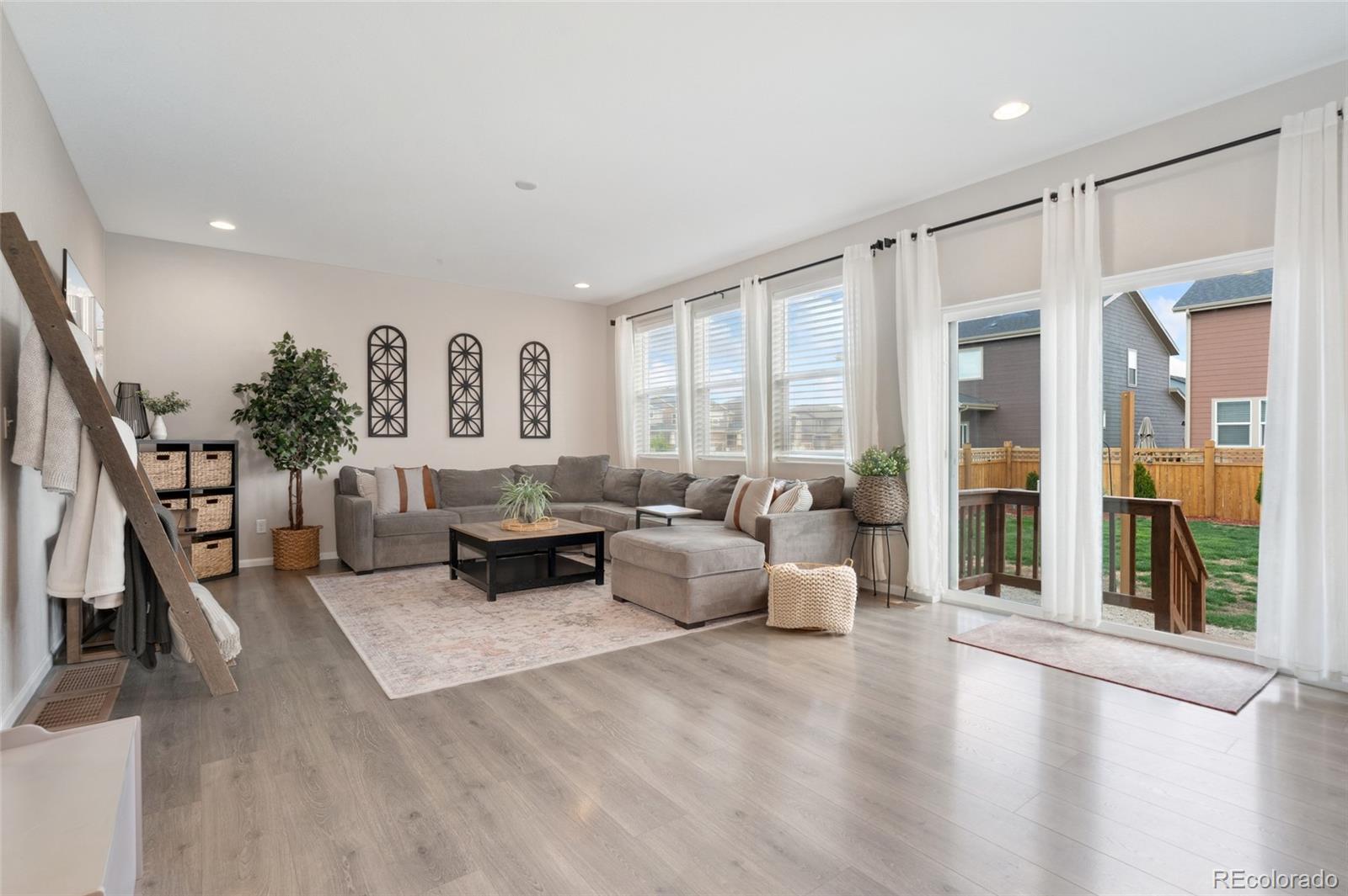MLS Image #11 for 19121 e 65th avenue,denver, Colorado