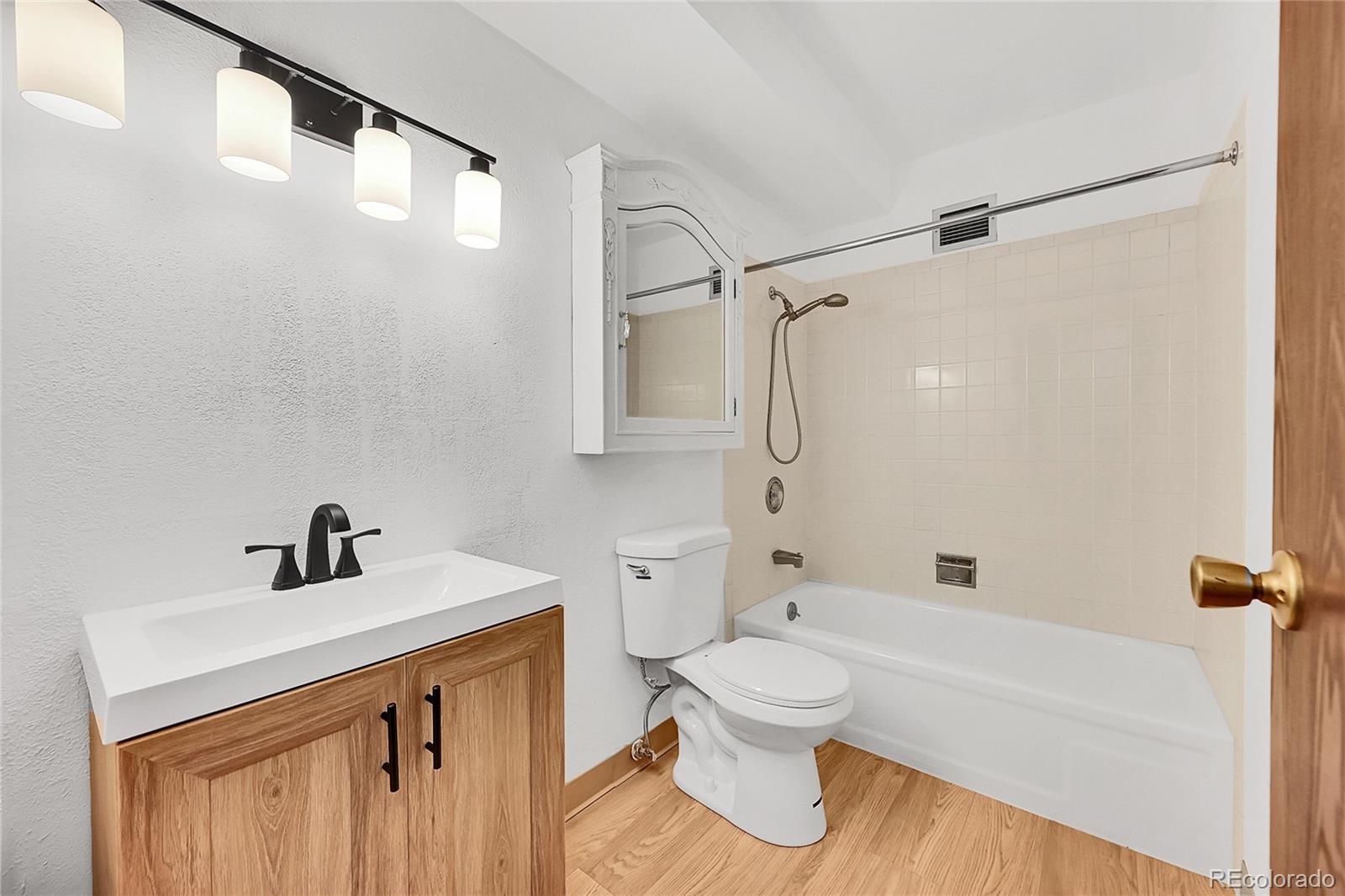 MLS Image #5 for 3022 s wheeling way,aurora, Colorado