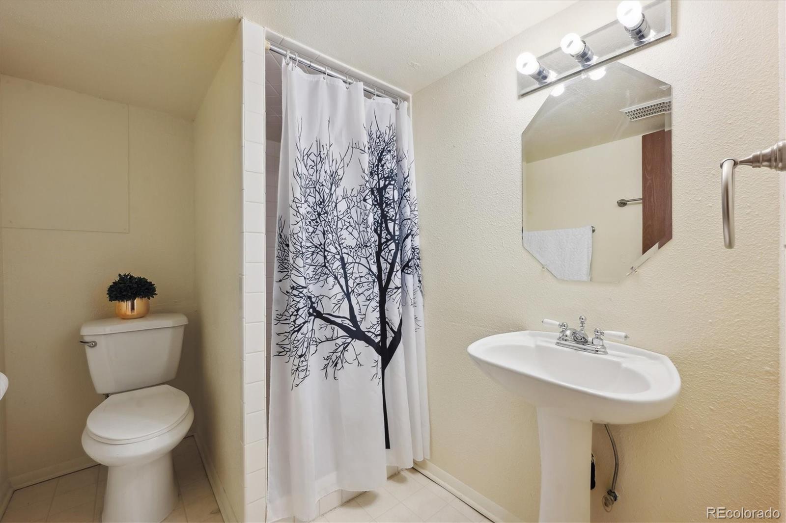 MLS Image #4 for 14231 e dickinson drive,aurora, Colorado