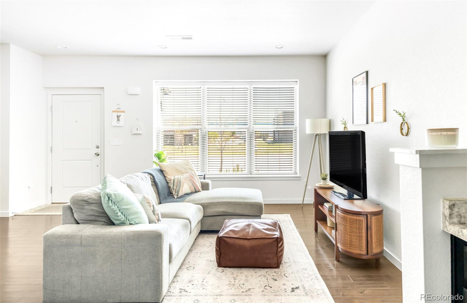MLS Image #4 for 5025  central park boulevard,denver, Colorado