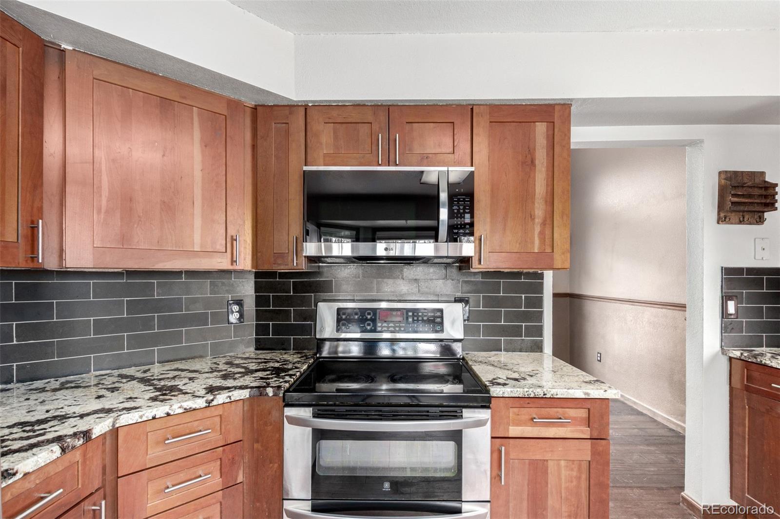 MLS Image #11 for 5421 s vivian street,littleton, Colorado