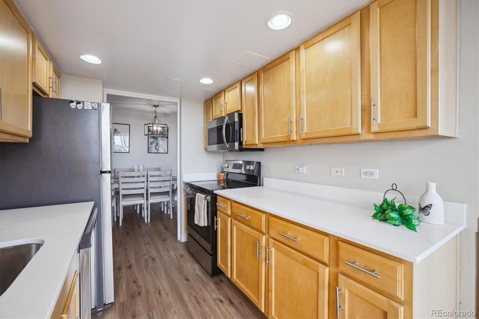 MLS Image #14 for 1250 n humboldt street 1504,denver, Colorado