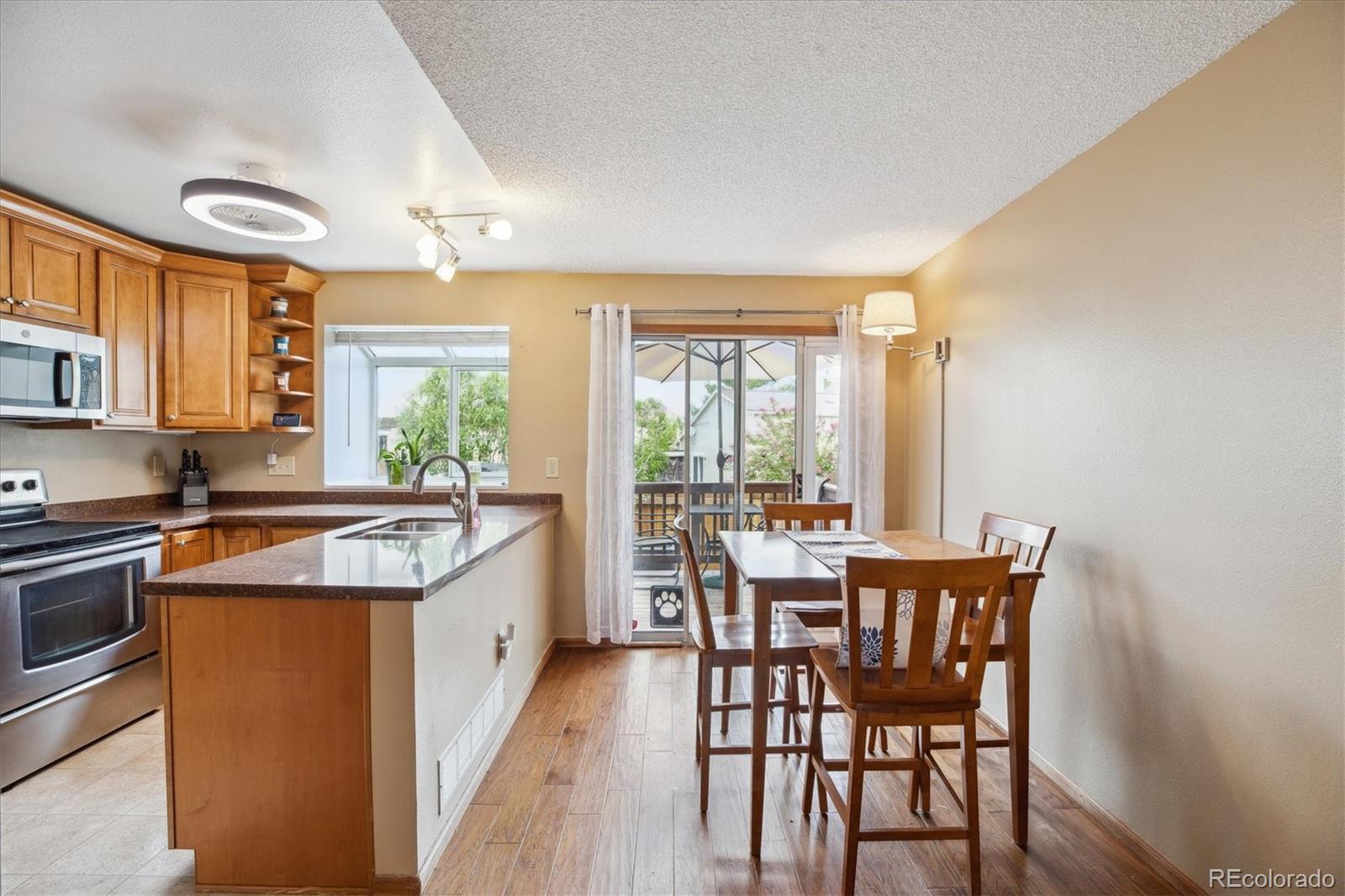MLS Image #3 for 7665 s steele street,centennial, Colorado
