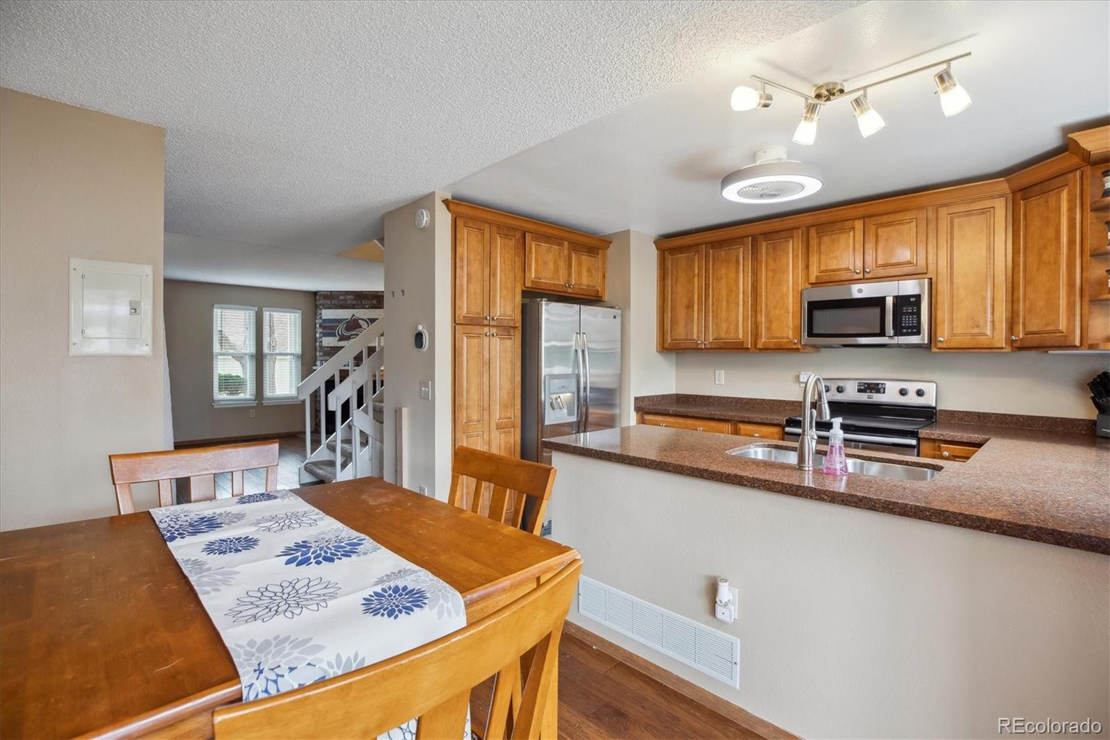MLS Image #5 for 7665 s steele street,centennial, Colorado