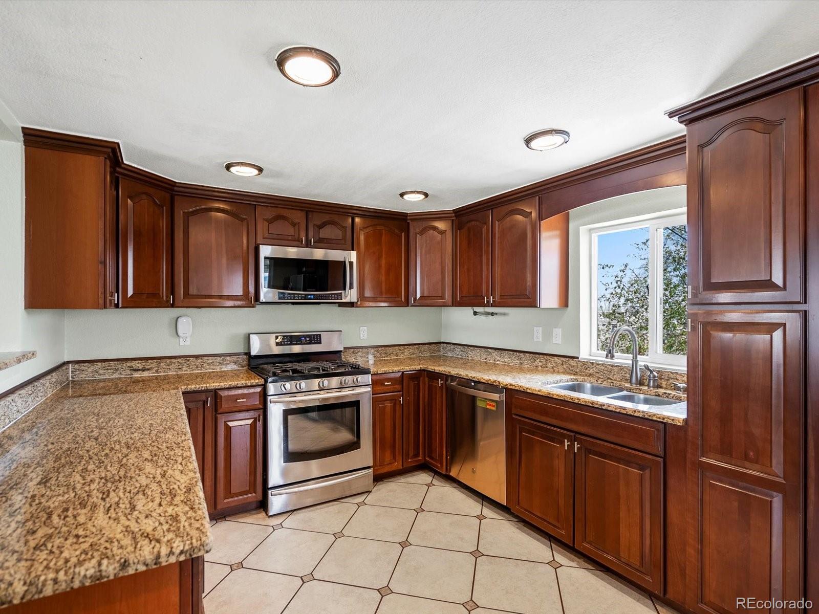 MLS Image #14 for 6640  grove street,denver, Colorado