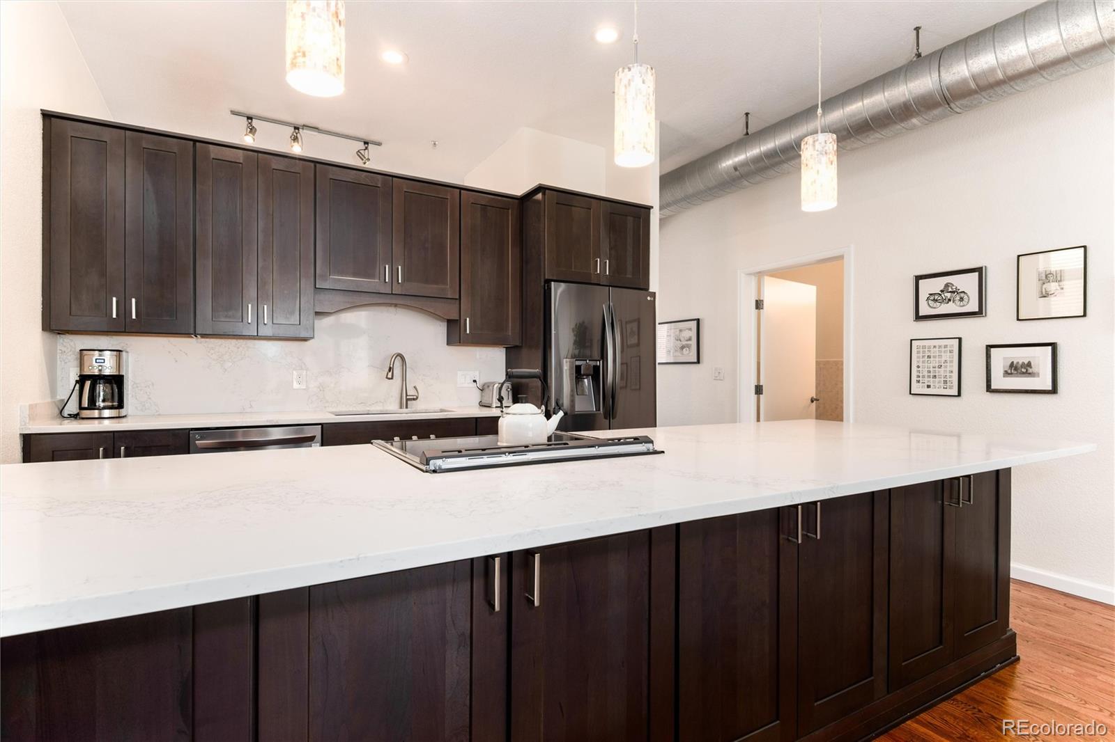 MLS Image #12 for 190  roslyn street,denver, Colorado