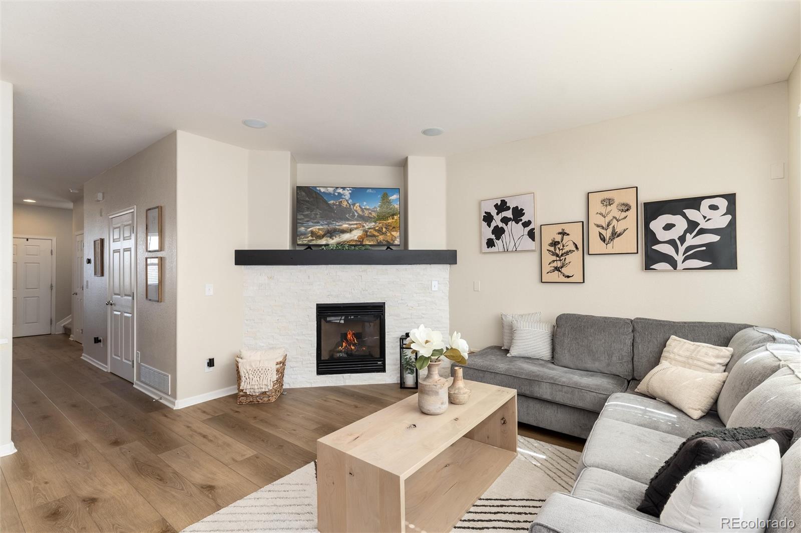 MLS Image #15 for 22725 e ottawa place,aurora, Colorado
