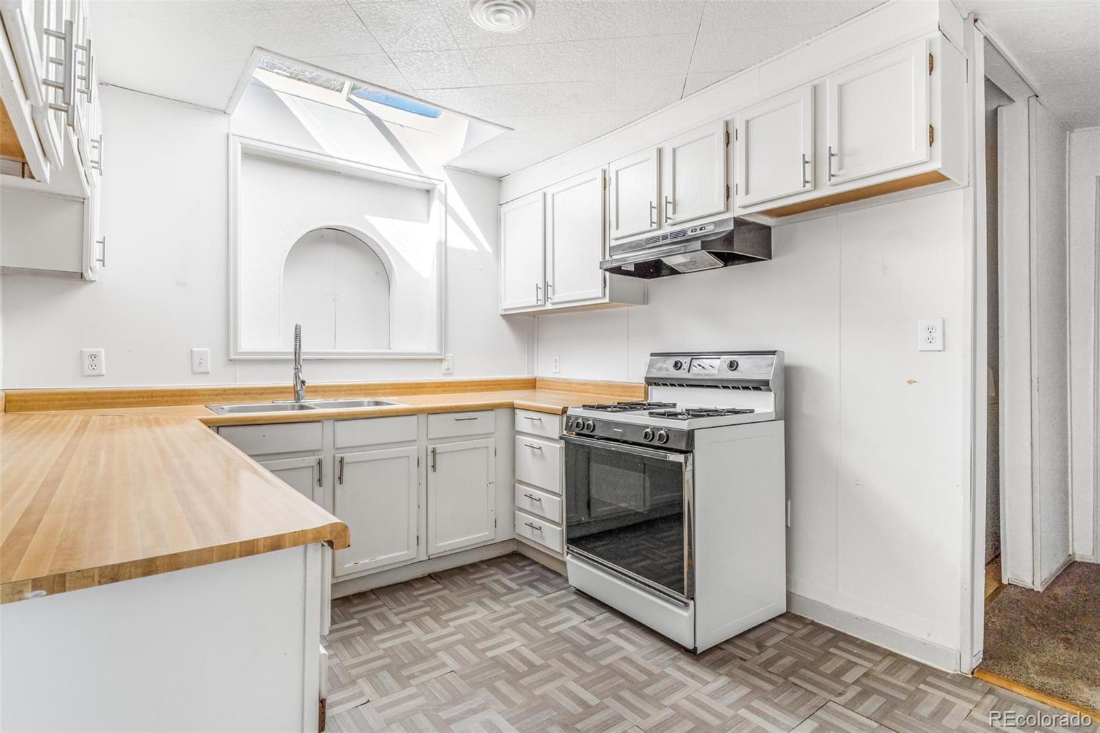 MLS Image #4 for 540  hickory street,hudson, Colorado