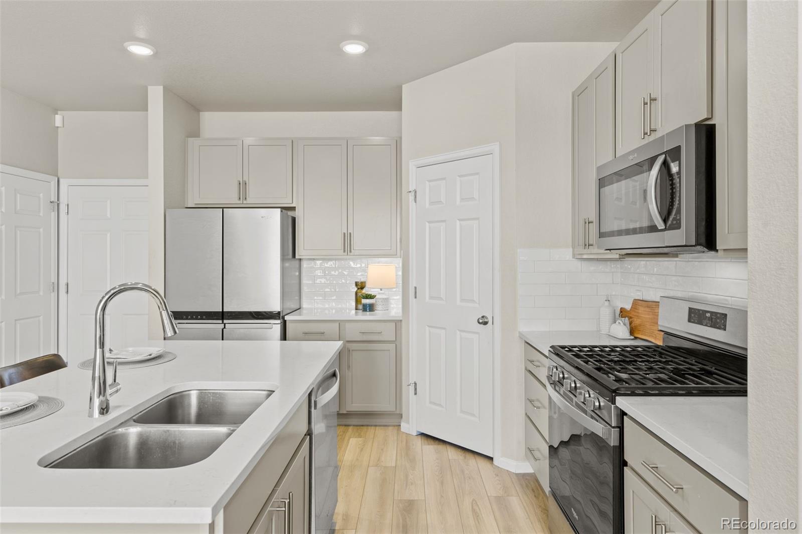 MLS Image #14 for 762 n rome street,aurora, Colorado