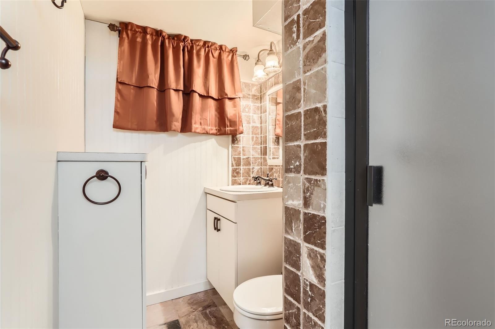 MLS Image #17 for 8511  essex drive,denver, Colorado