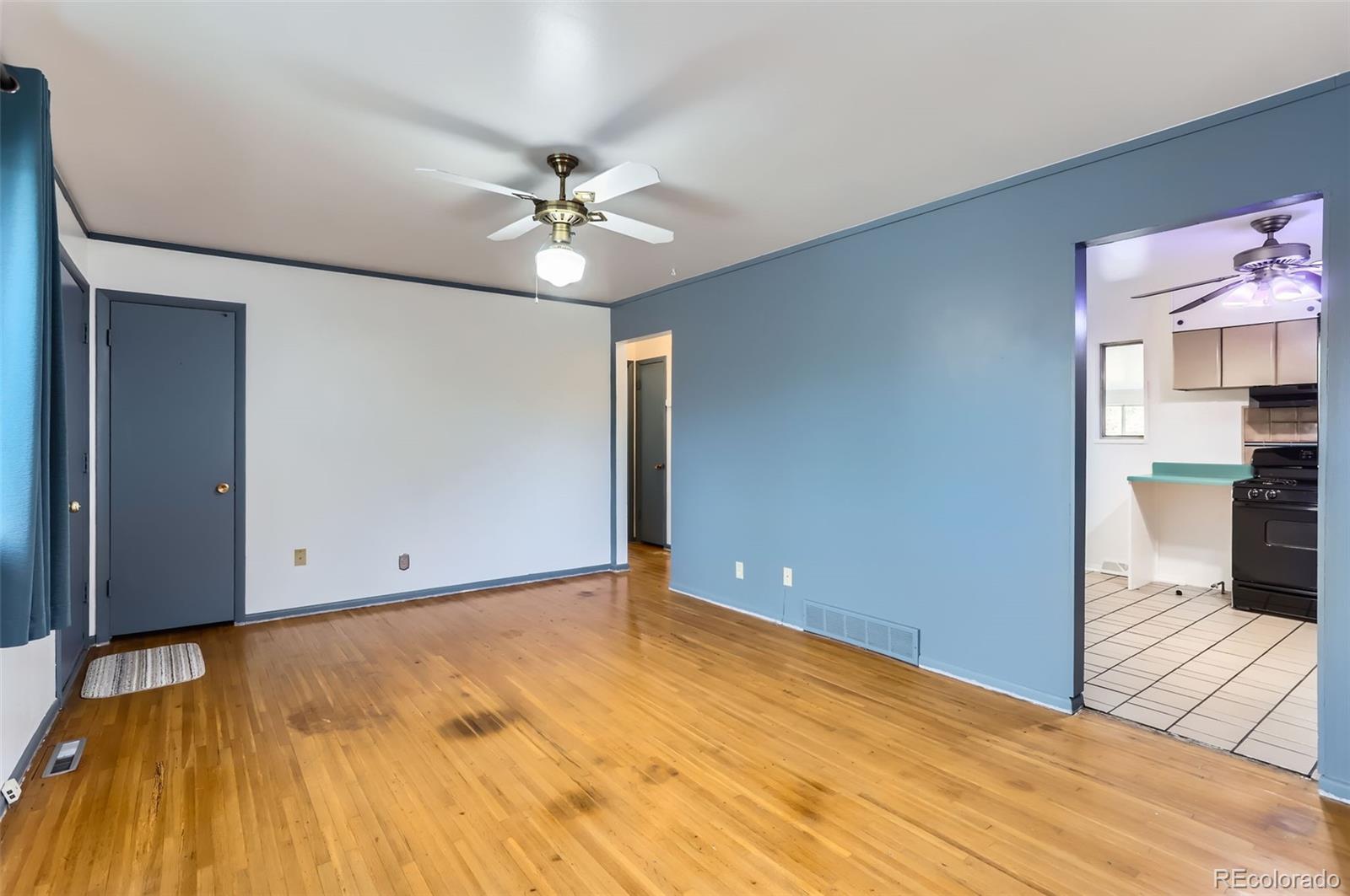 MLS Image #4 for 8511  essex drive,denver, Colorado