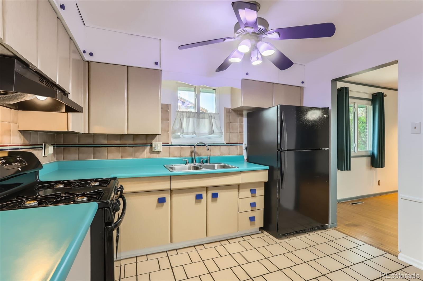 MLS Image #6 for 8511  essex drive,denver, Colorado