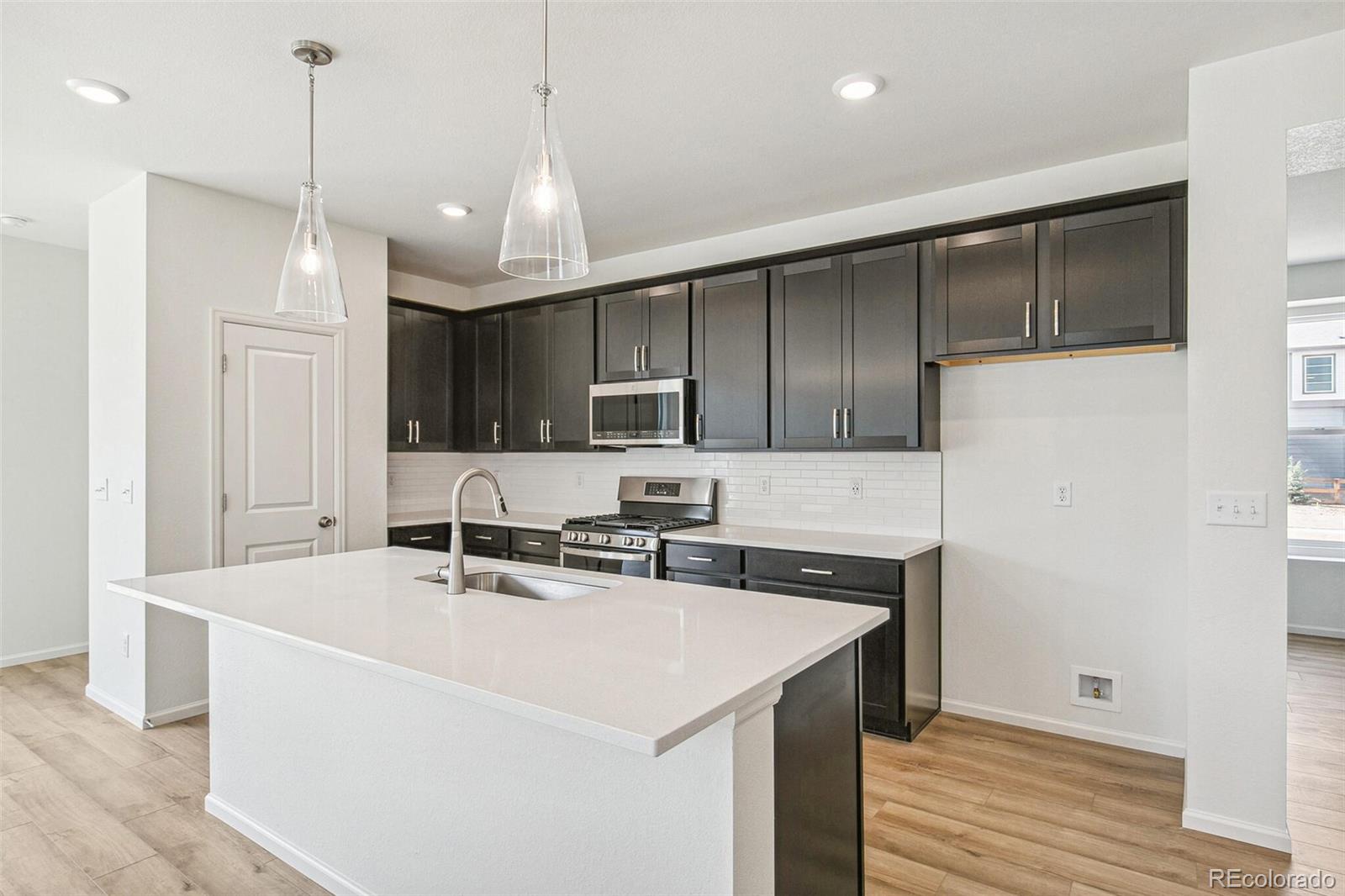 MLS Image #11 for 9332  bahama court,commerce city, Colorado