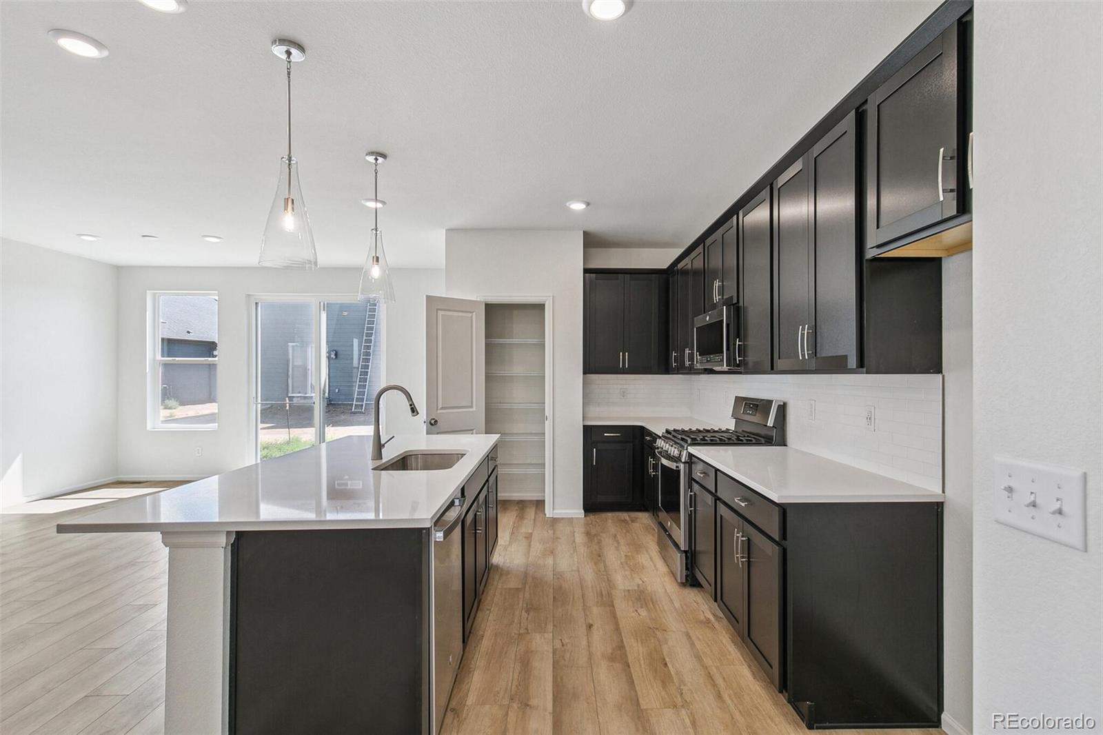 MLS Image #13 for 9332  bahama court,commerce city, Colorado